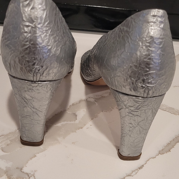 Woman's shoes - Picture 13 of 13